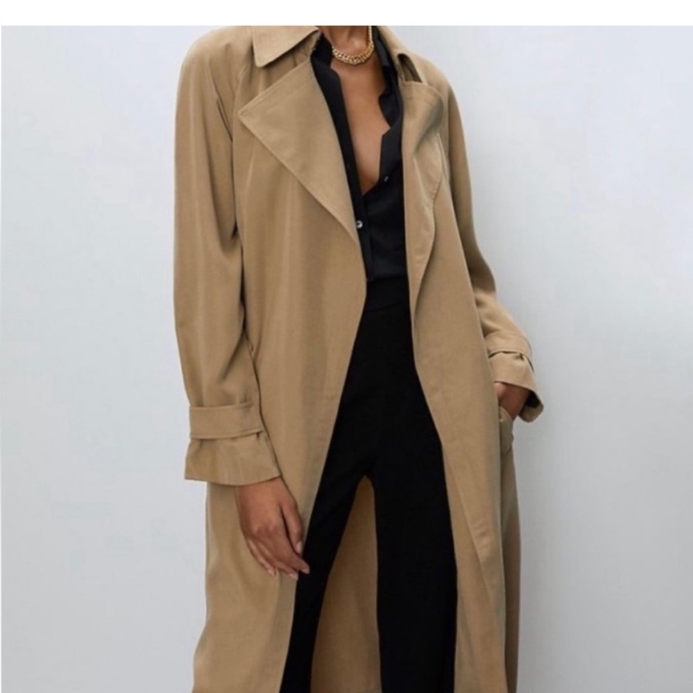 Aritzia Babaton Trench coat XXS (NEVER WORN)